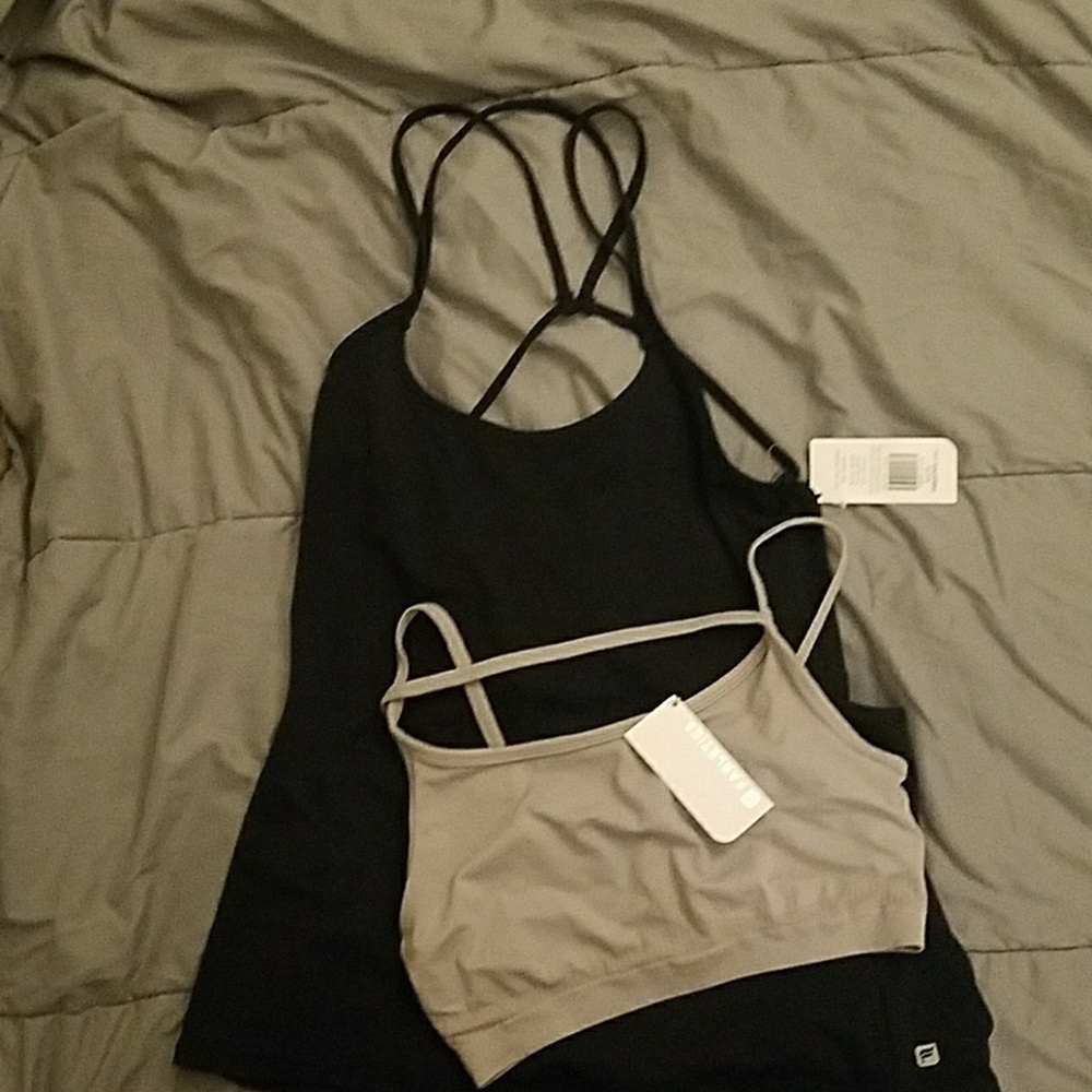 2 Fabletics exercise items Large sport bra tank